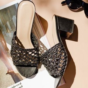 b l a c k  m u l e  s a n d a l s